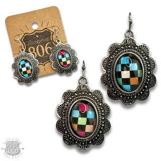 Oval checkerboard scallop shape earring