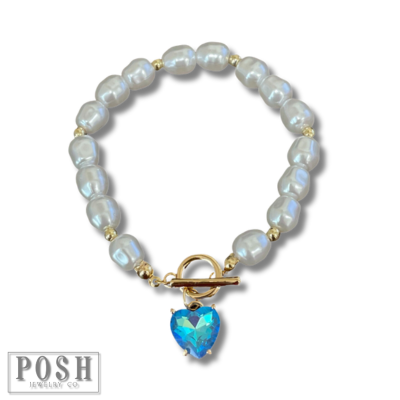 Pearl bracelet with heart