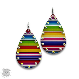 Rhinestone rim metal teardrop earring