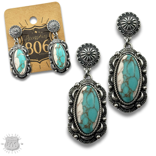 Western scalloped oval stone earring
