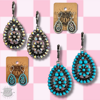 Stone studded teardrop earring