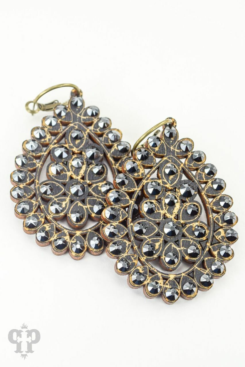 Santa Fe teardrop earring, medium size