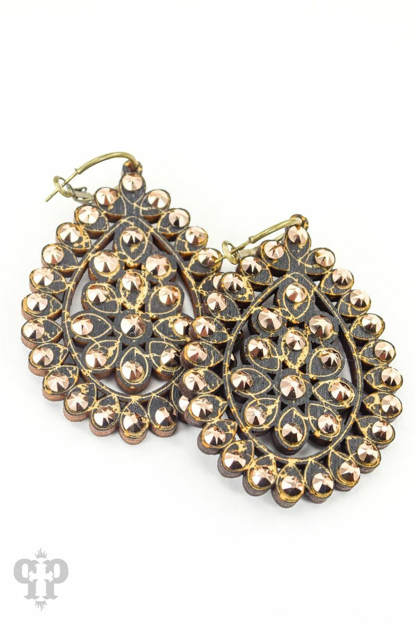 Santa Fe teardrop earring, medium size