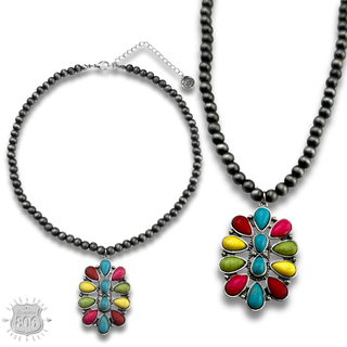 Stone oval flower necklace