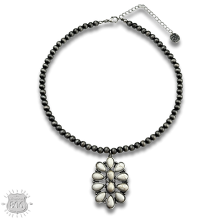 Stone oval flower necklace