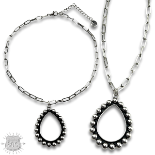 Western style pendant necklace
