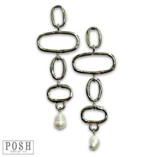 Geometric shape earring with pearl drop