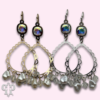 Pearl bead and teardrop earring with crystals from Swarovski®