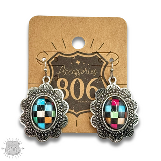 Oval checkerboard scallop shape earring