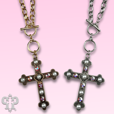 Link chain toggle necklace with cross pendant