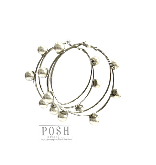 Pearl bead hoop earring