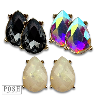 Teardrop rhinestone stud earring