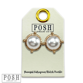 Gold rimmed pearl post earring