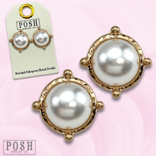 Gold rimmed pearl post earring