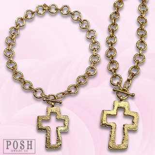 Chunky chain and cross pendant necklace