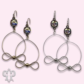 Crystal bow earring with crystals from Swarovski®