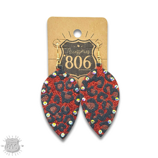 Petal shaped earring with rhinestones last call