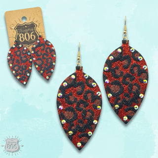 Petal shaped earring with rhinestones last call