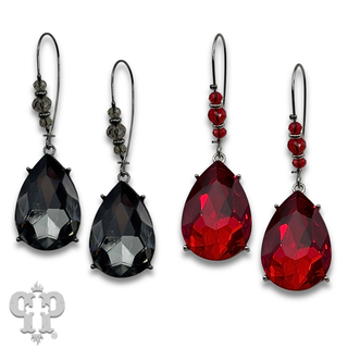 Teardrop on decorative gold kidney wire earring
