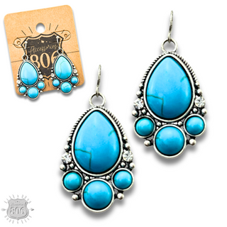 Decorative stone teardrop earring