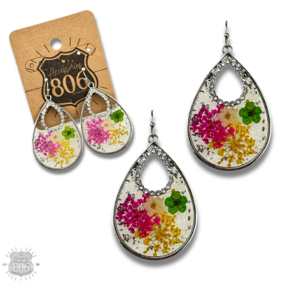 Pressed flower teardrop earring