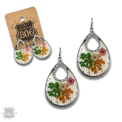 Pressed flower teardrop earring