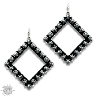 Stone diamond shape earring