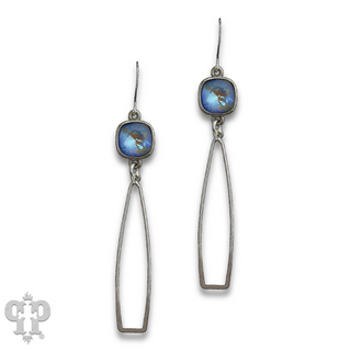 Silver oar shape earring with Austrian crystal