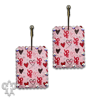 Scallop edge LOVE earring