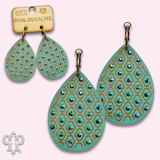 Patterned teardrop earring with crystals from Swarovski®