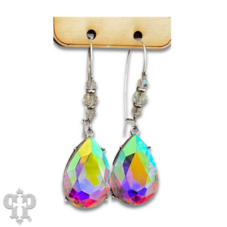 Teardrop on decorative gold kidney wire earring