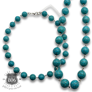 Turquoise linked bead necklace