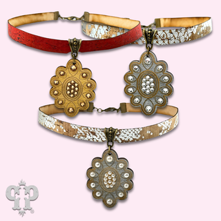 Choker with scalloped wood and crystals from Swarovski® pendant