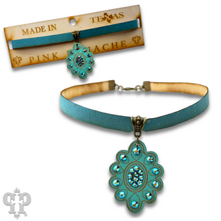 Choker with scalloped wood Austrian crystal pendant