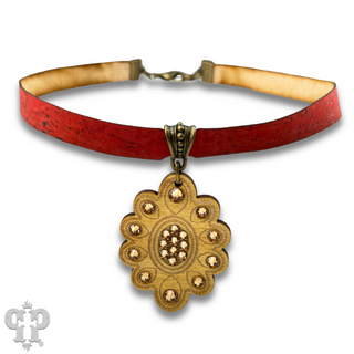 Choker with scalloped wood Austrian crystal pendant