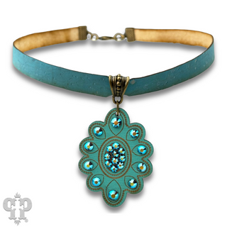 Choker with scalloped wood Austrian crystal pendant