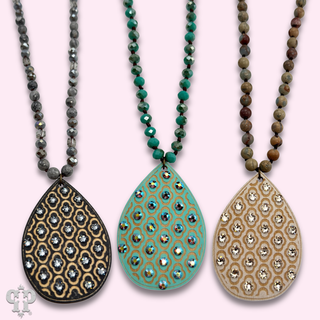 Patterned teardrop pendant necklace