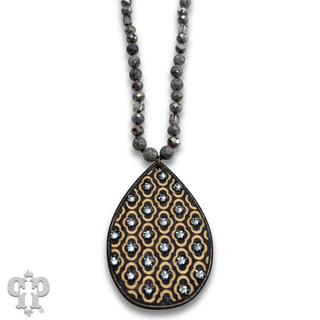 Patterned teardrop pendant necklace