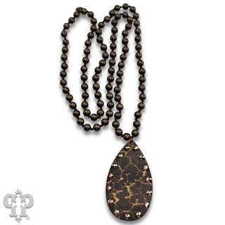 Crackle finish teardrop pendant necklace