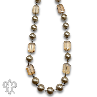 Round and faceted glass bead necklace