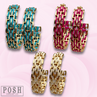 Gold and raffia hoop earring