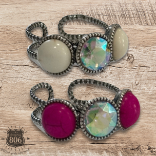 Round stone and iridescent ring