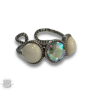 Round stone and iridescent ring
