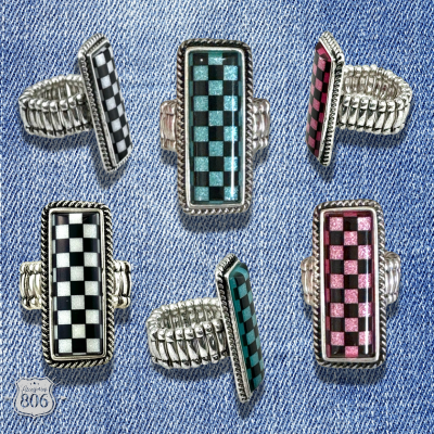 Checkerboard print stretch ring