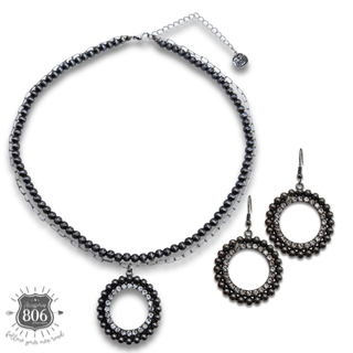 Burnished bead and pendant necklace set